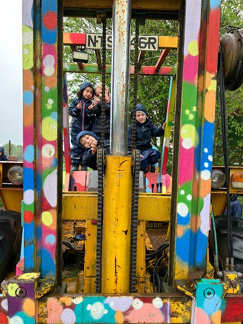 Fork lift