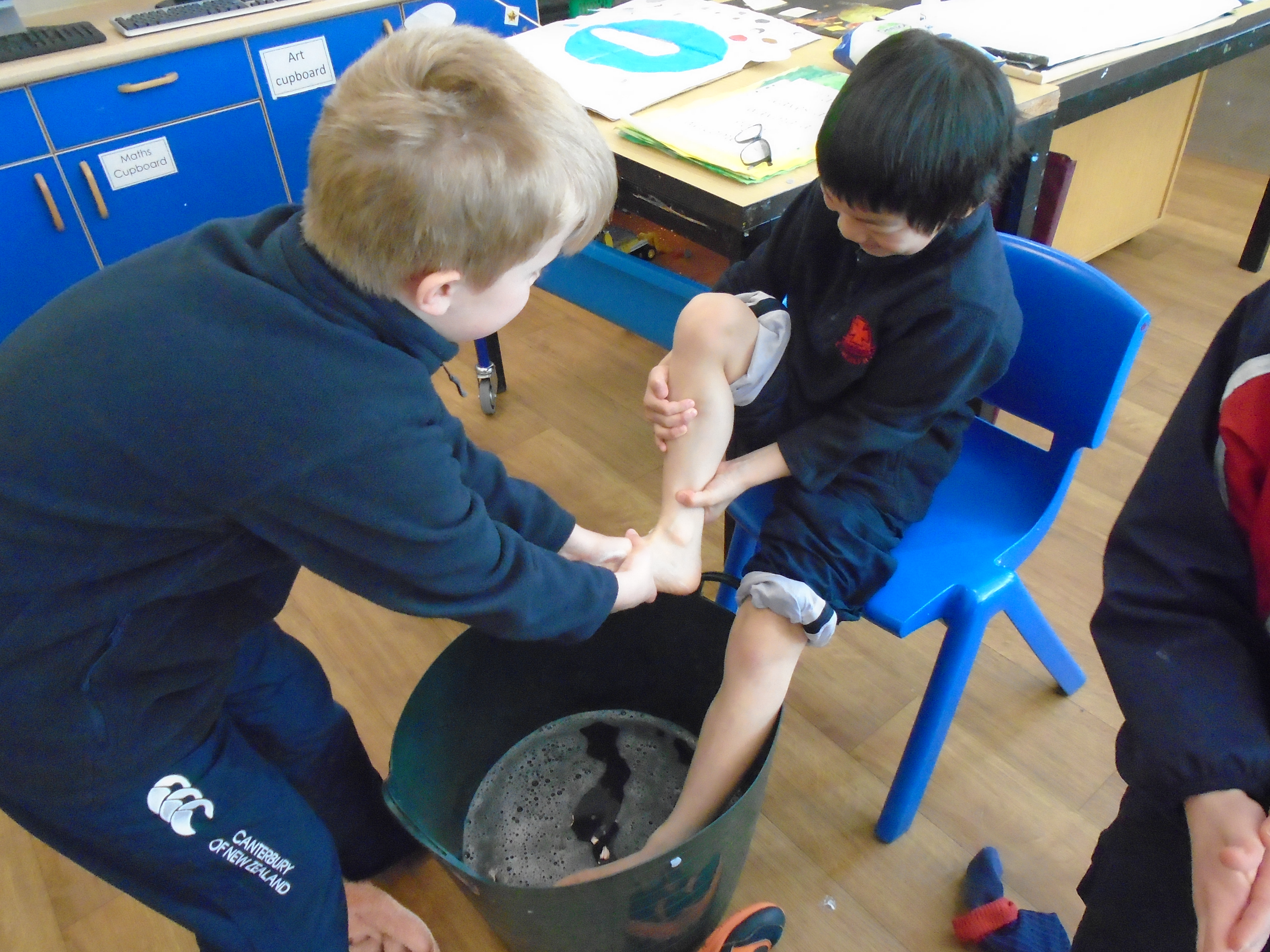 P2S washing feet